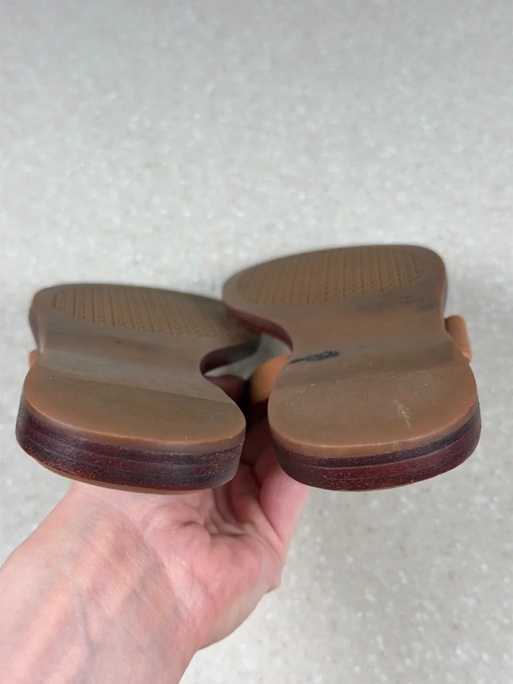 Tory Burch Benton Thong Sandal Size 7M in Brown